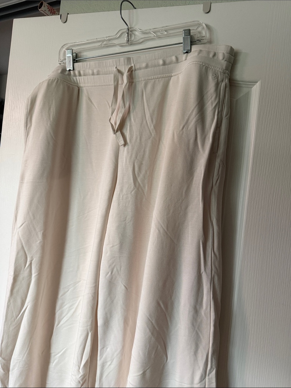 Lou & Grey | Women's Cream Drawstring Wide-Leg Sweatpants